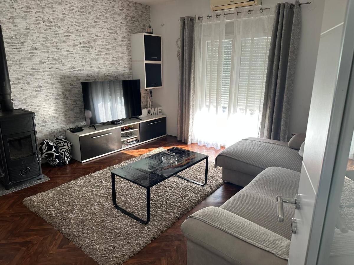 Apartment Danijel Apartmans *